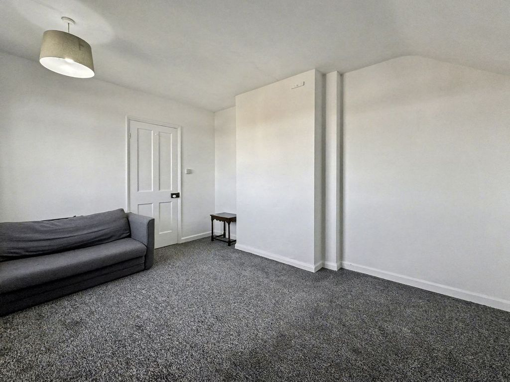 Property photo 3 of 25