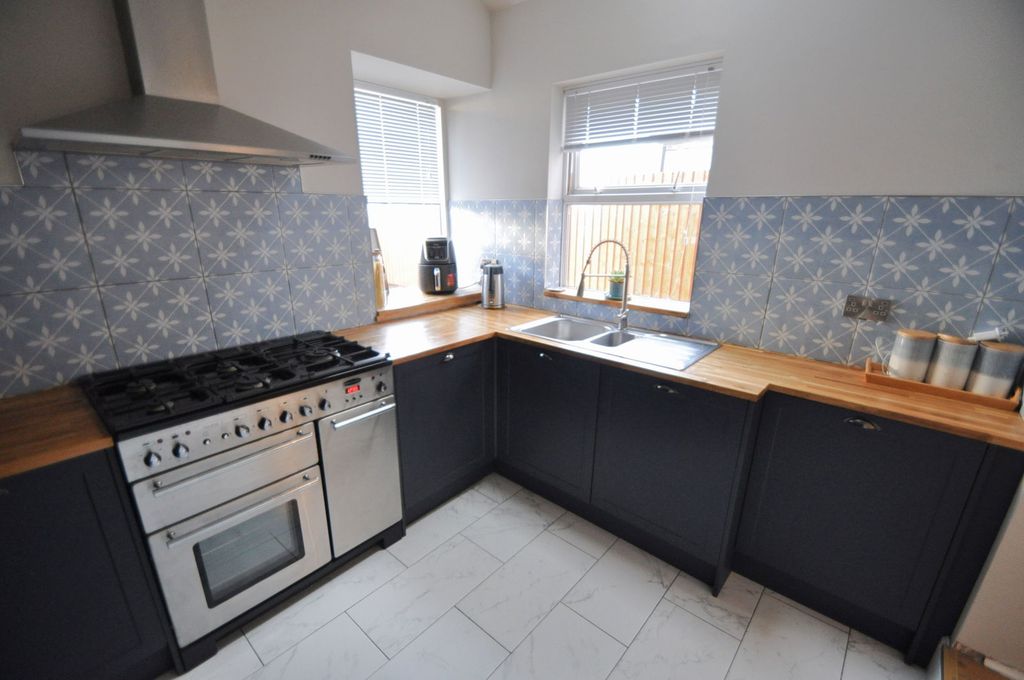 Property photo 3 of 45