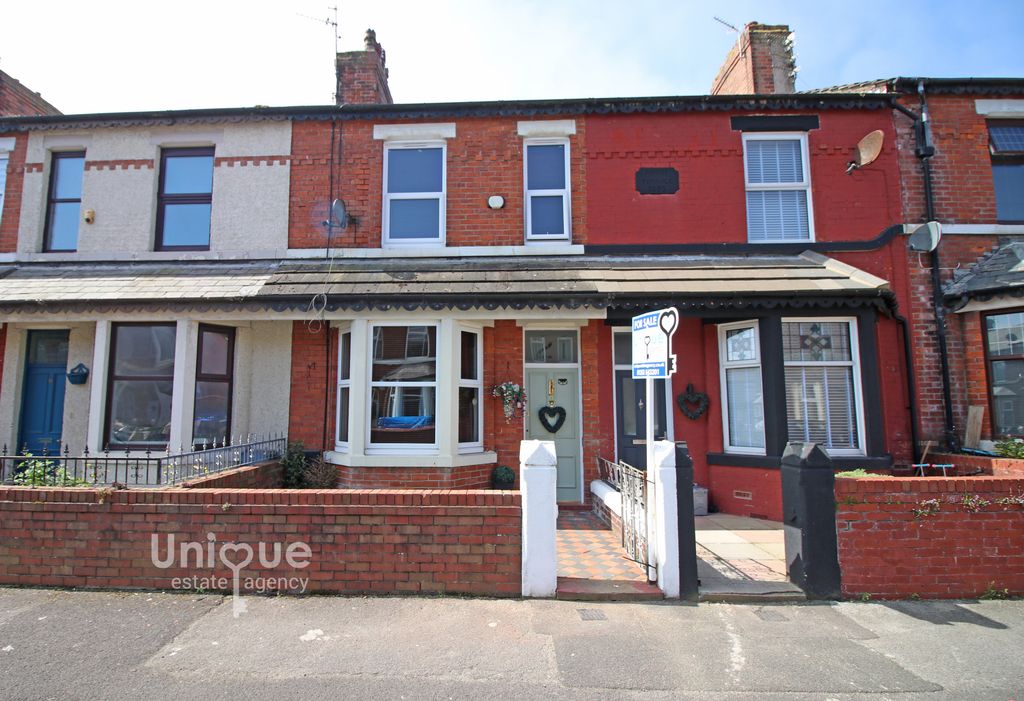 Property photo 1 of 18
