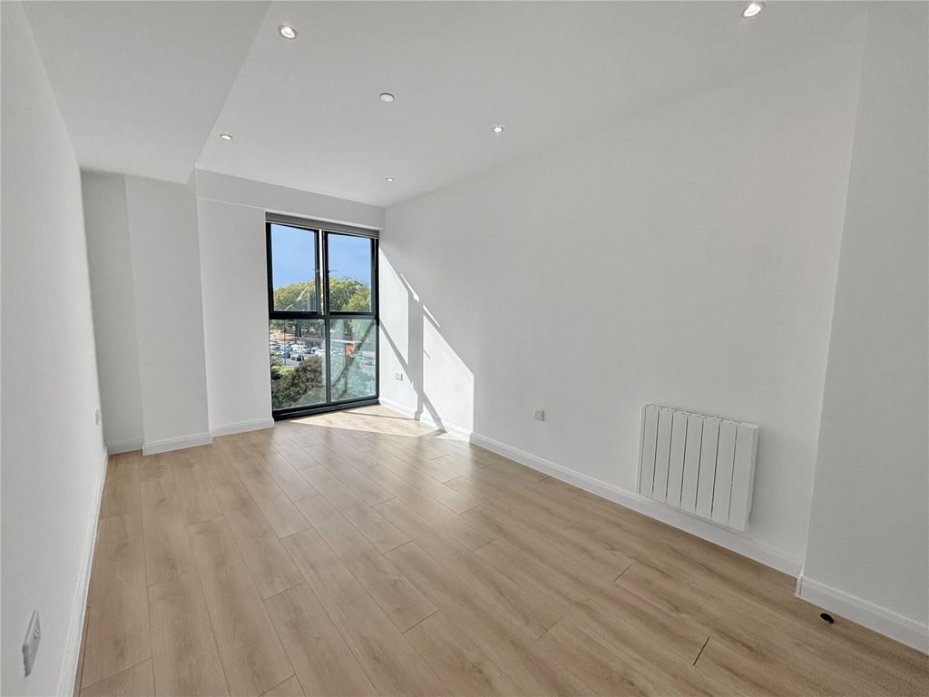 Property photo 3 of 9 Picture No. 02