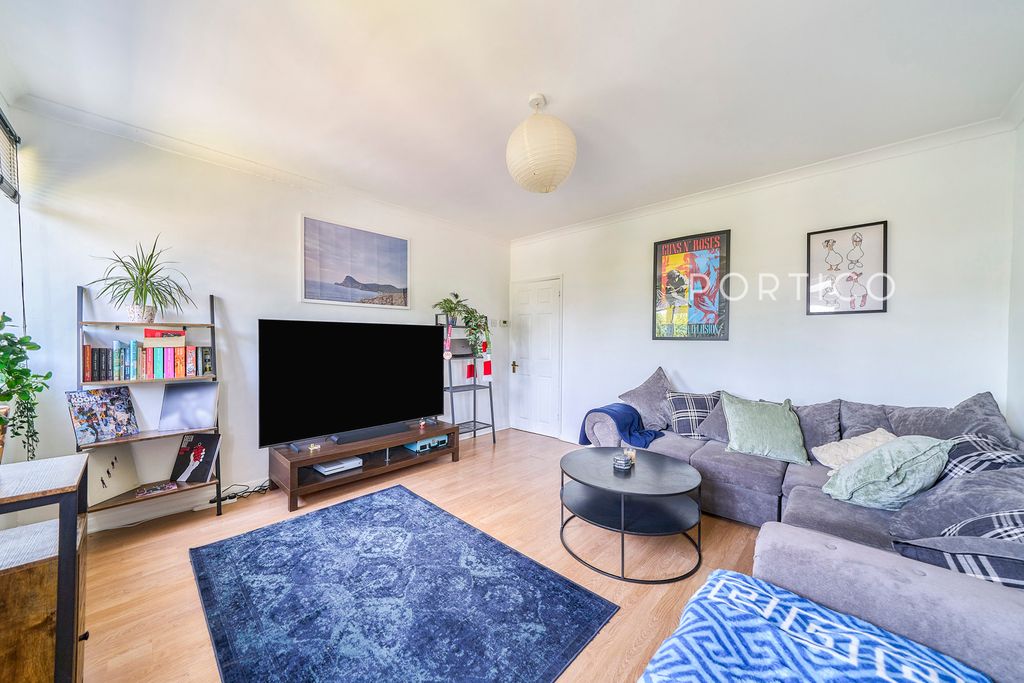 Property photo 3 of 10 Pbox-Img.Jpg