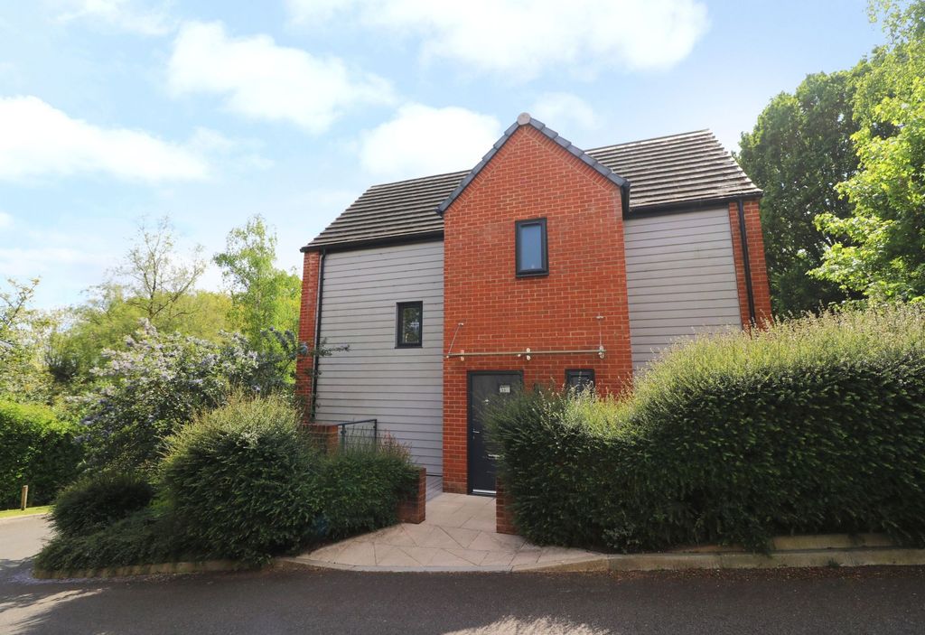 Property photo 1 of 18