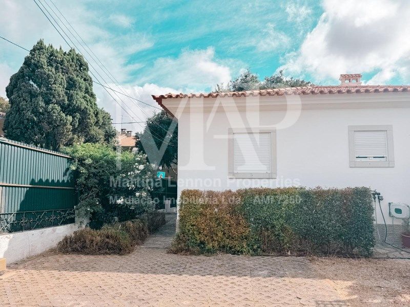 Property photo 1 of 32