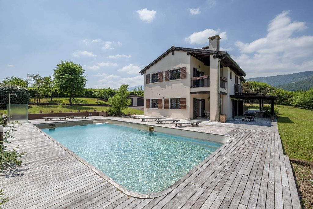 Property photo 1 of 24