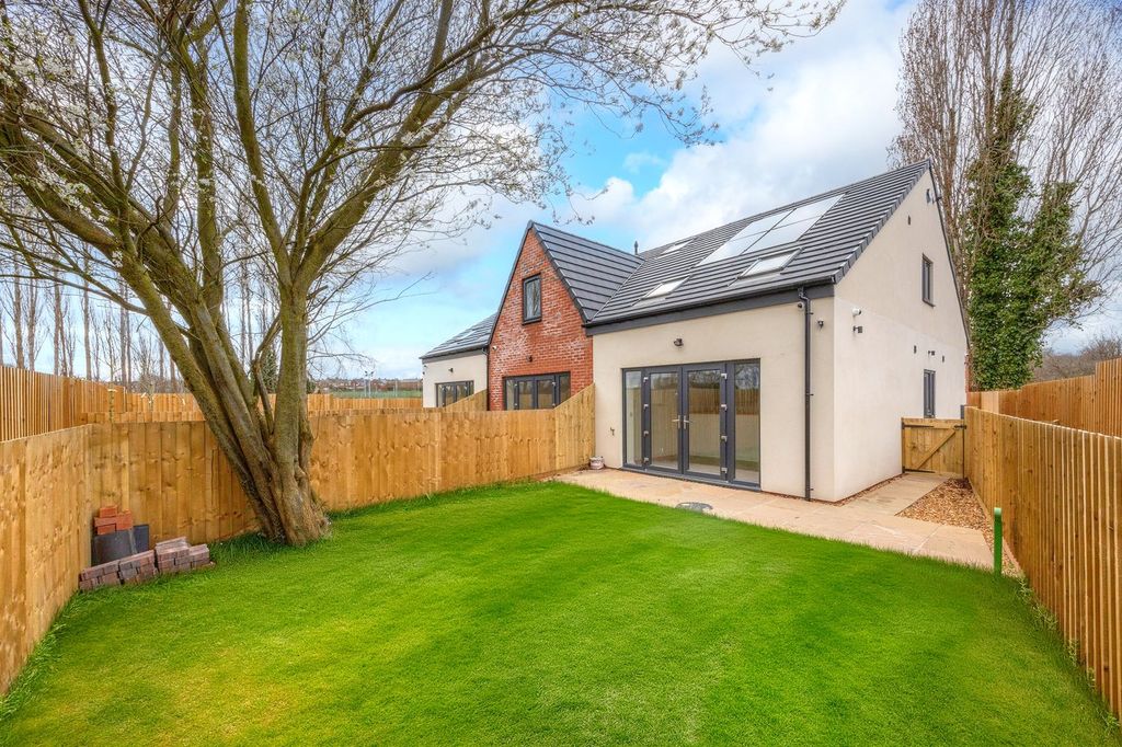 Property photo 1 of 27