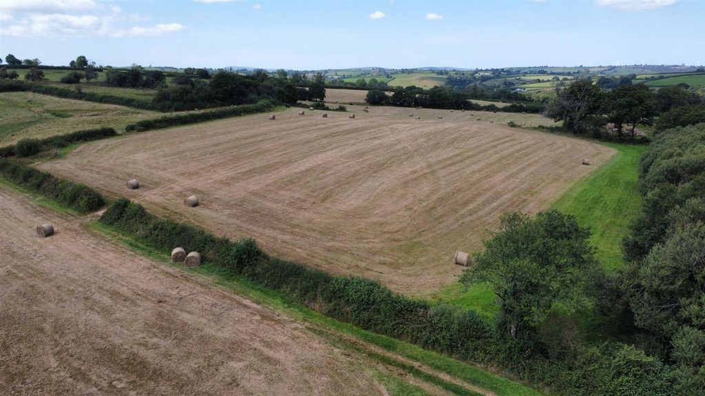 Property photo 2 of 12 Ghjg0329.Jpg