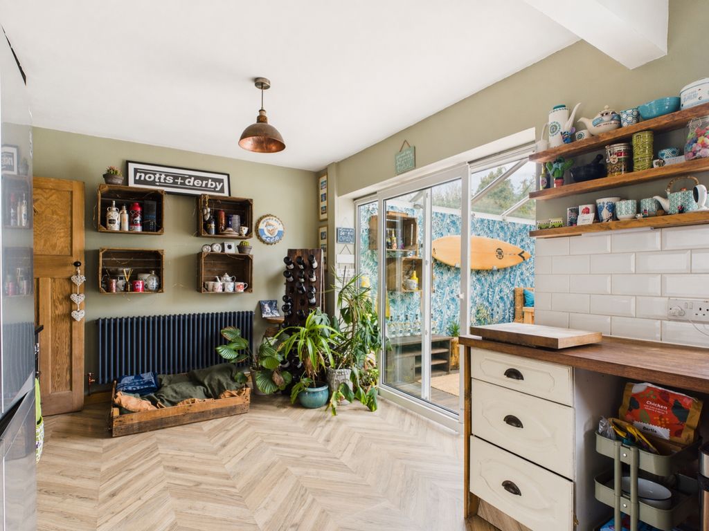 Property photo 2 of 18 Kitchen 2