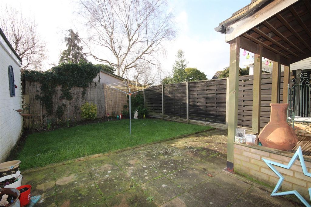 Property photo 2 of 28 Rear Garden