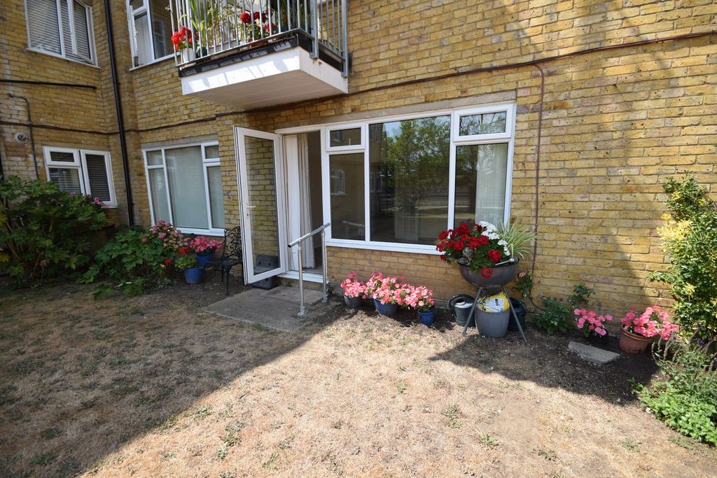 Property photo 2 of 9