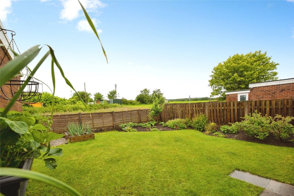 Property photo 1 of 27 Picture No. 05