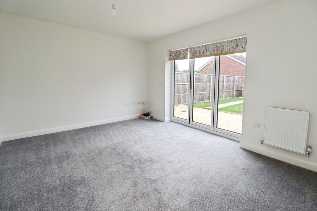 Property photo 3 of 13 F9d00F74-0423-4ee6-Aabe-63Af110F6990