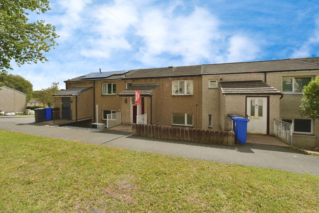 Property photo 2 of 17 Photo