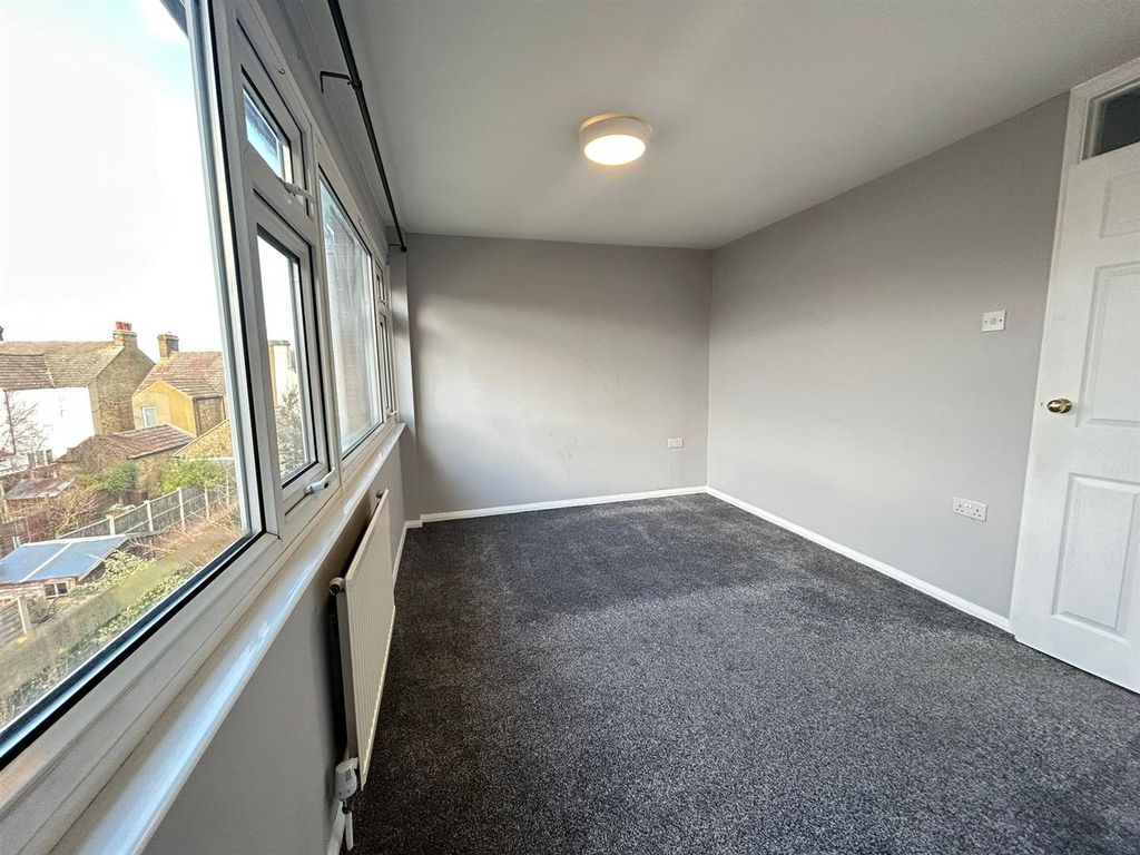 Property photo 3 of 9 Bedroom Two