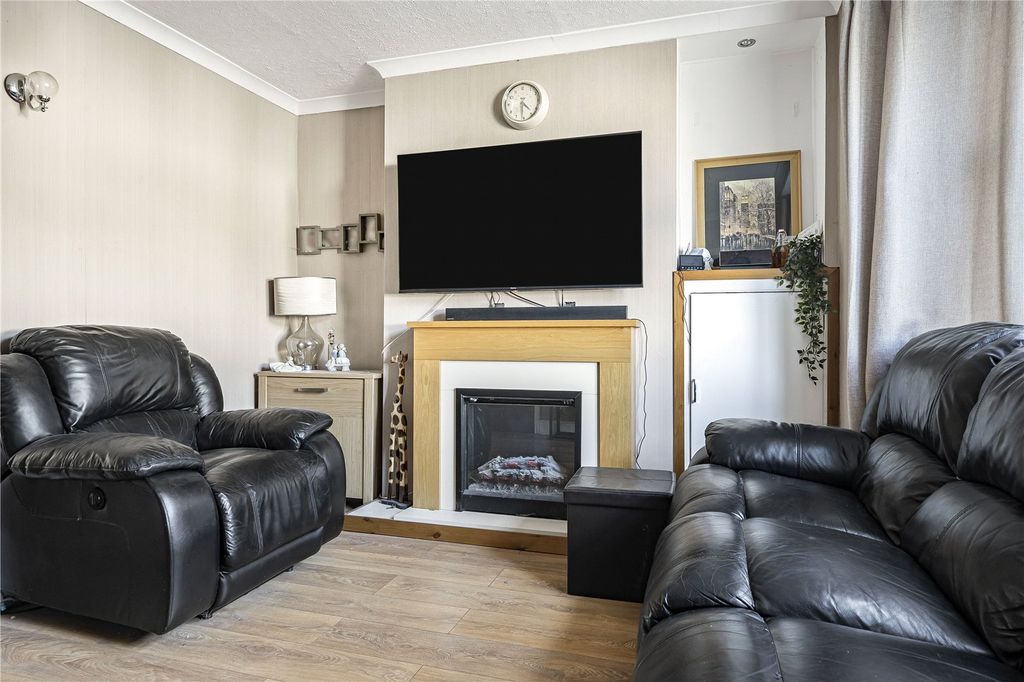 Property photo 3 of 11 Picture No. 17