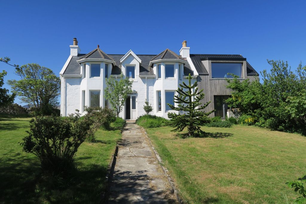 Property photo 1 of 36