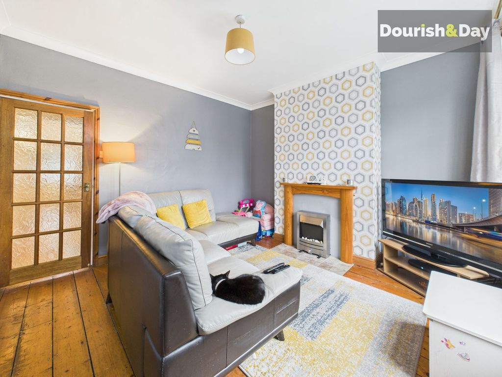 Property photo 2 of 14