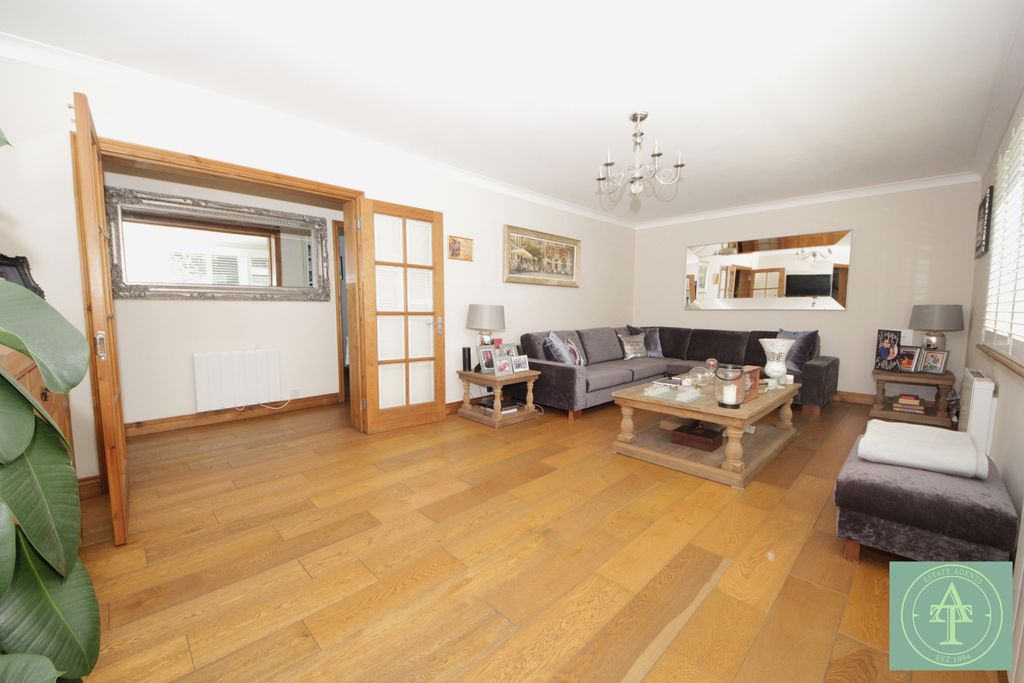 Property photo 2 of 12 Gallery