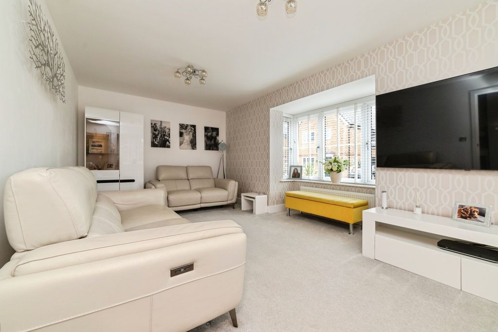Property photo 2 of 18 Pbox-Img.Jpg