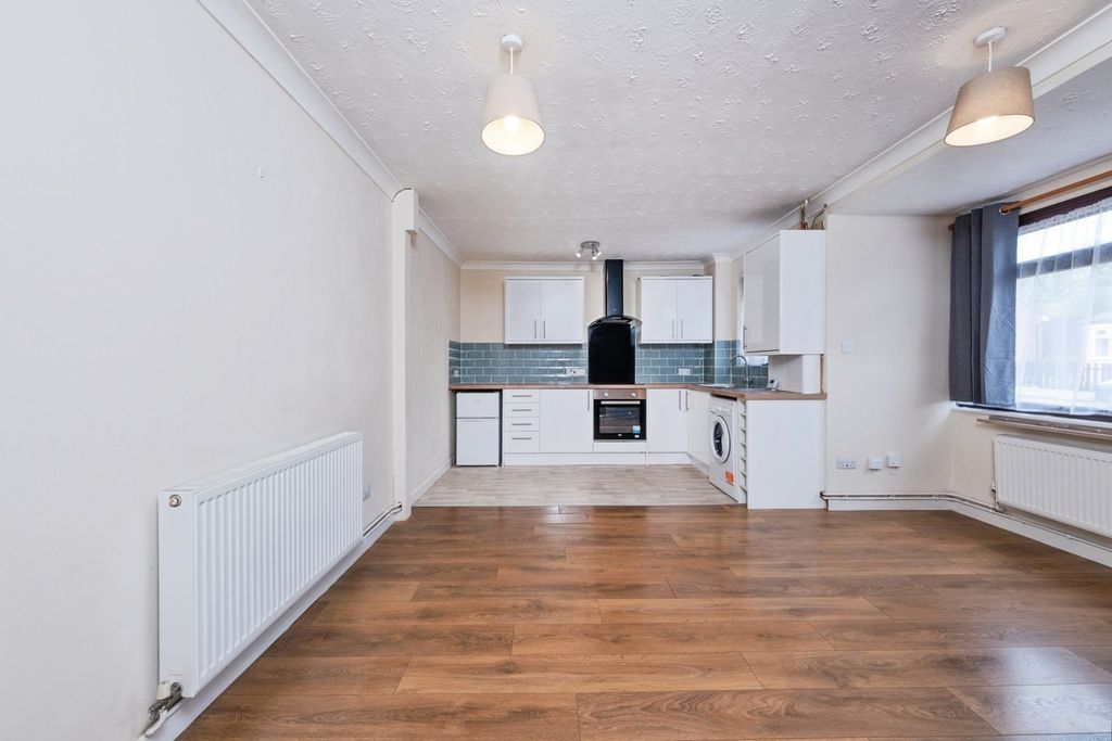Property photo 3 of 10 Pbox-Img.Jpg