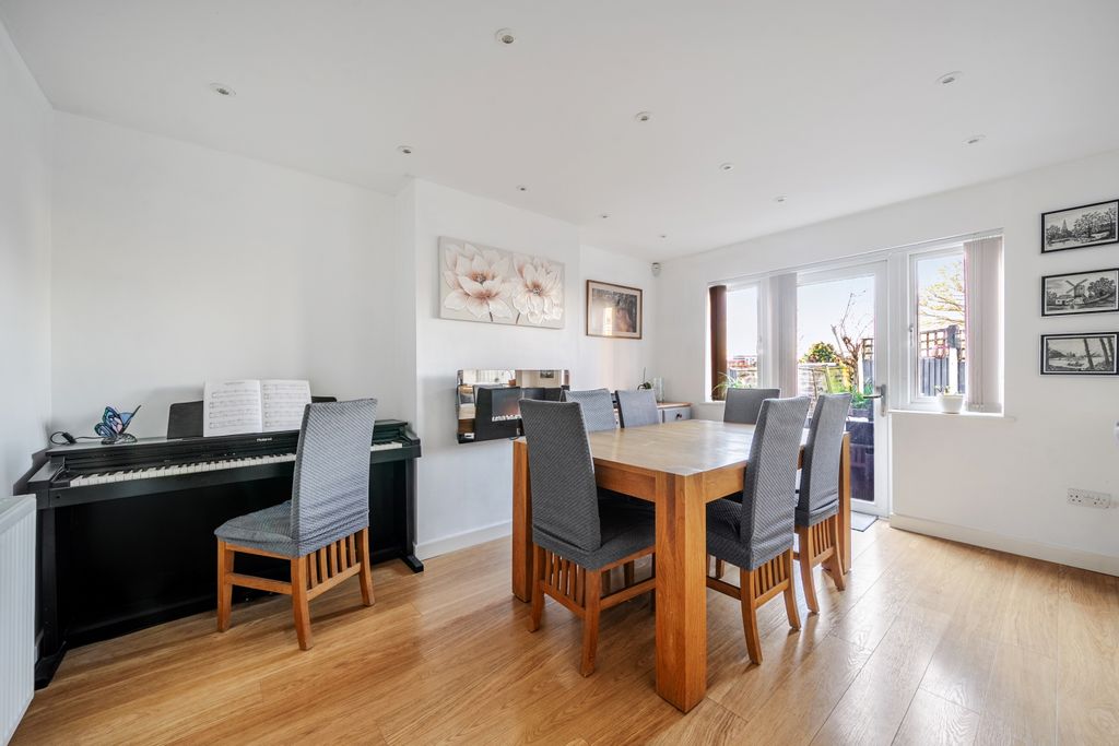 Property photo 3 of 21 1375798-12-6926Ddc671E7E