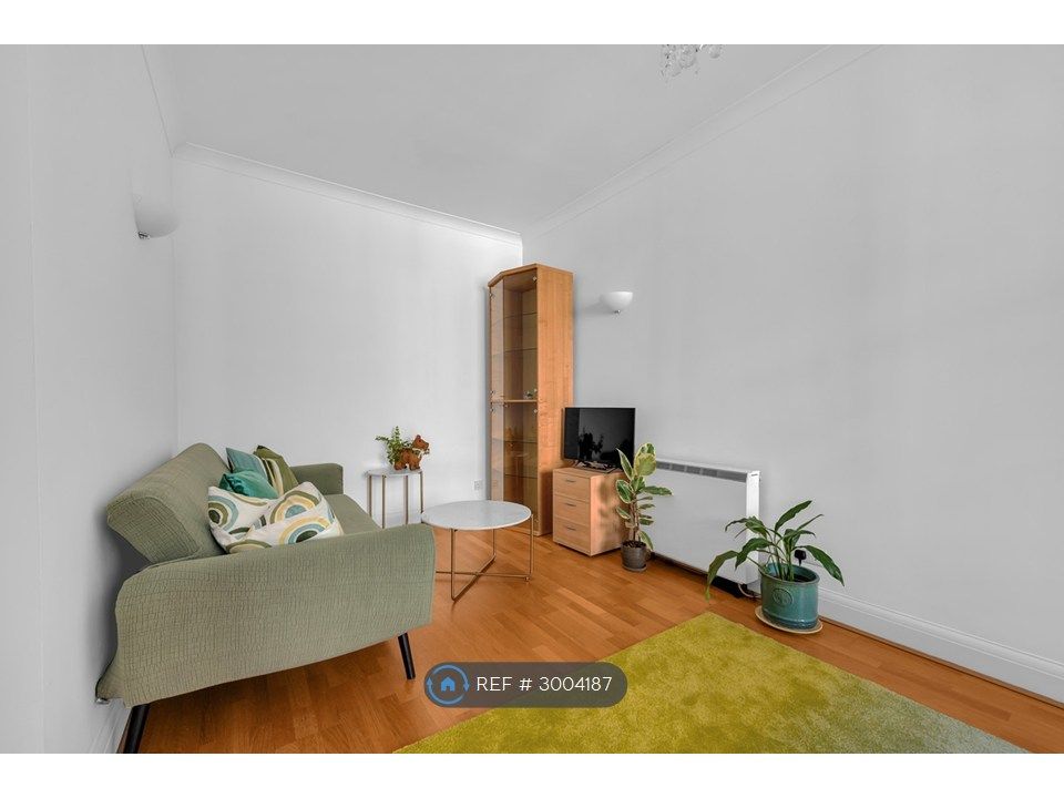 Property photo 1 of 13 Sitting Room