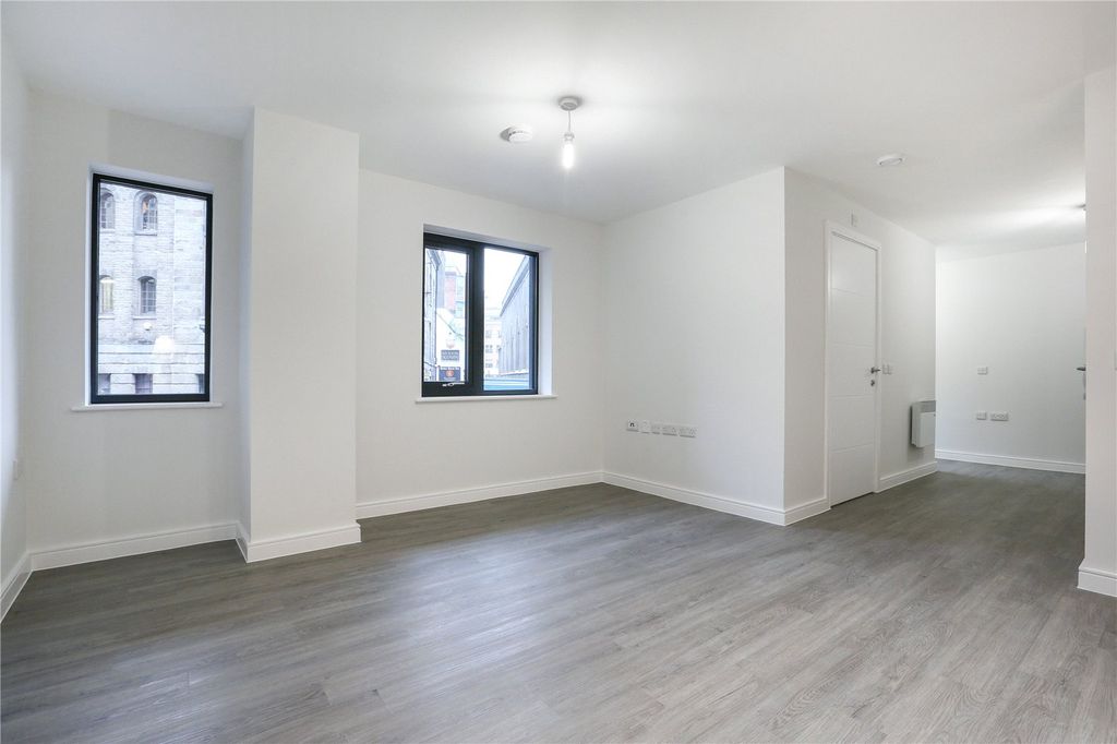 Property photo 3 of 6 Living Space