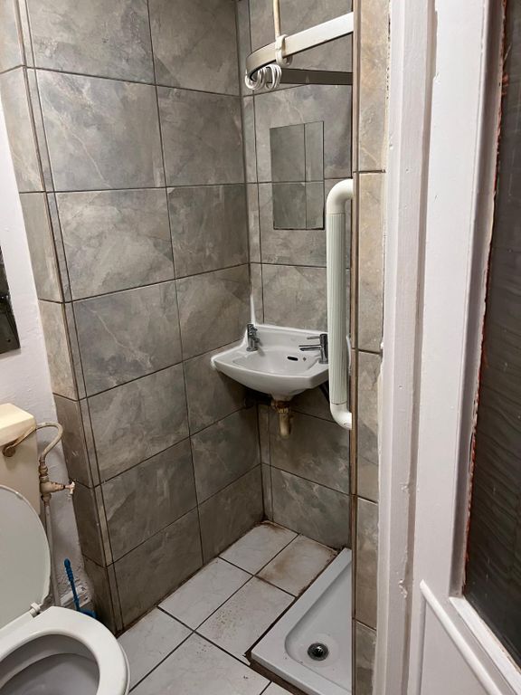 Property photo 3 of 7 E7A83Ab1-5B62-407A-8dc6-03558E4Bf48F