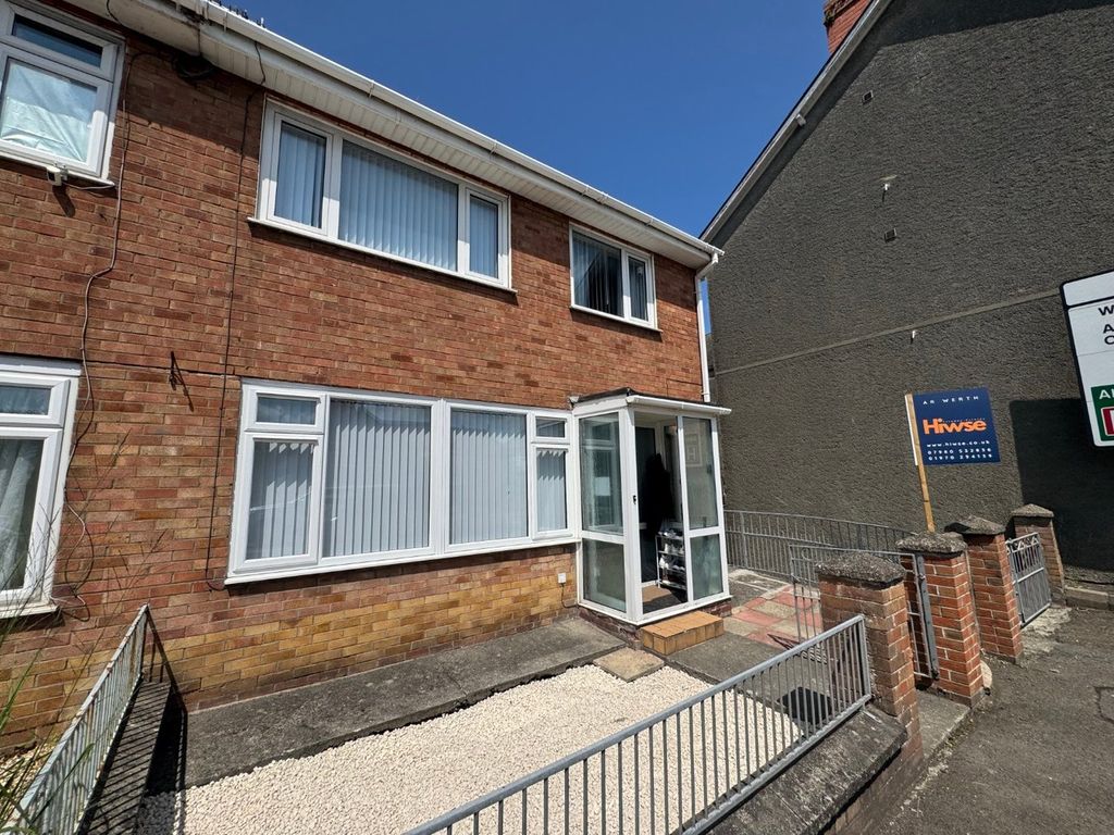 Property photo 1 of 36
