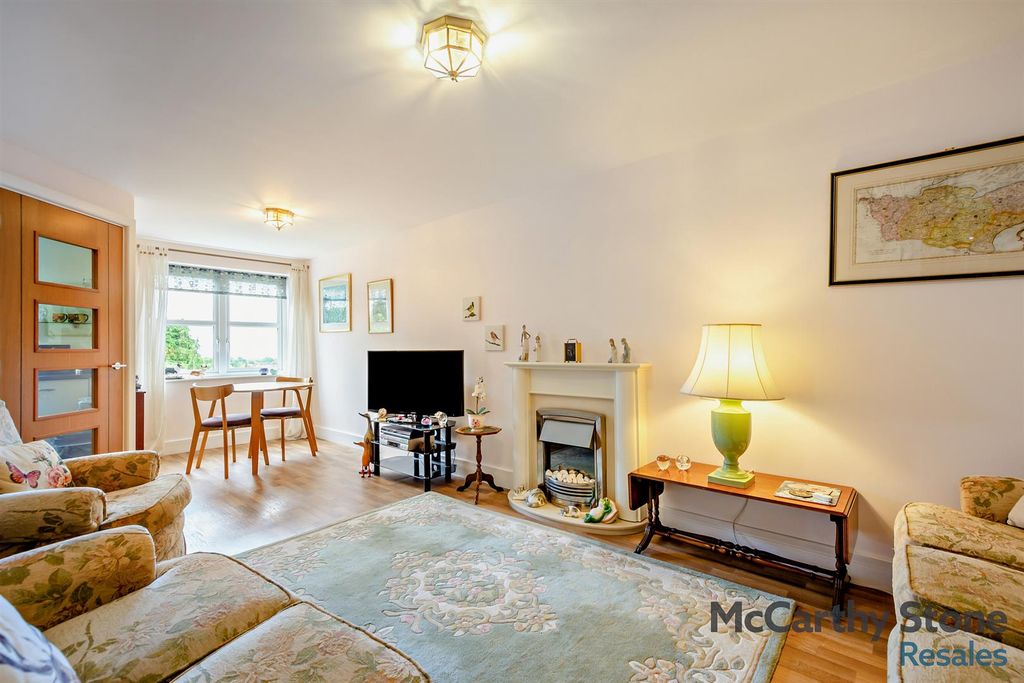 Property photo 2 of 37 8694767-Interior15-800.Jpg