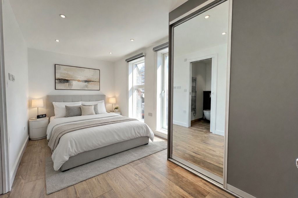 Property photo 3 of 5