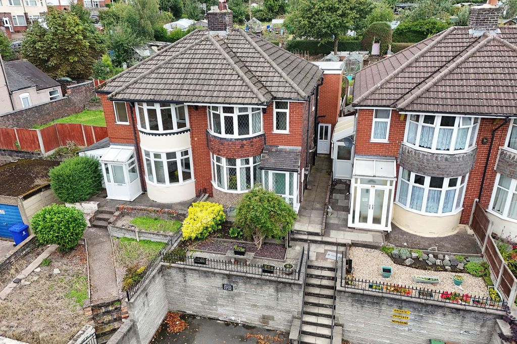 Property photo 1 of 22
