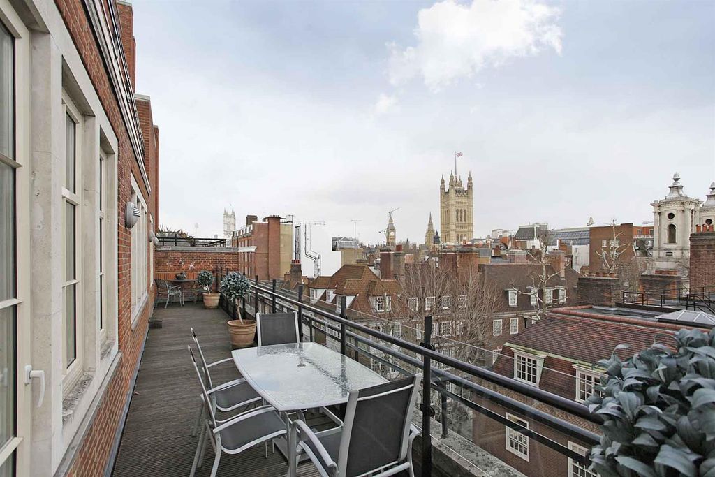 Property photo 1 of 12 Terrace