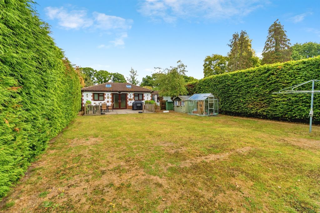 Property photo 3 of 28