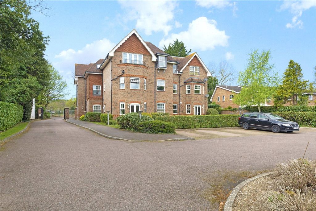 Property photo 2 of 11