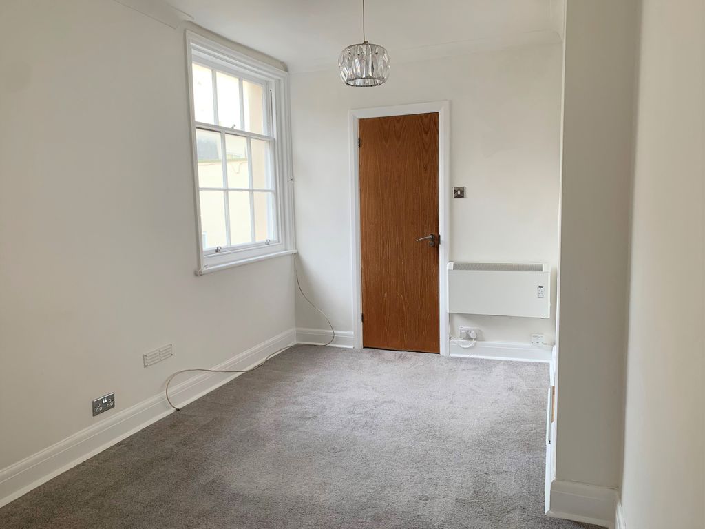 Property photo 2 of 6 Studio