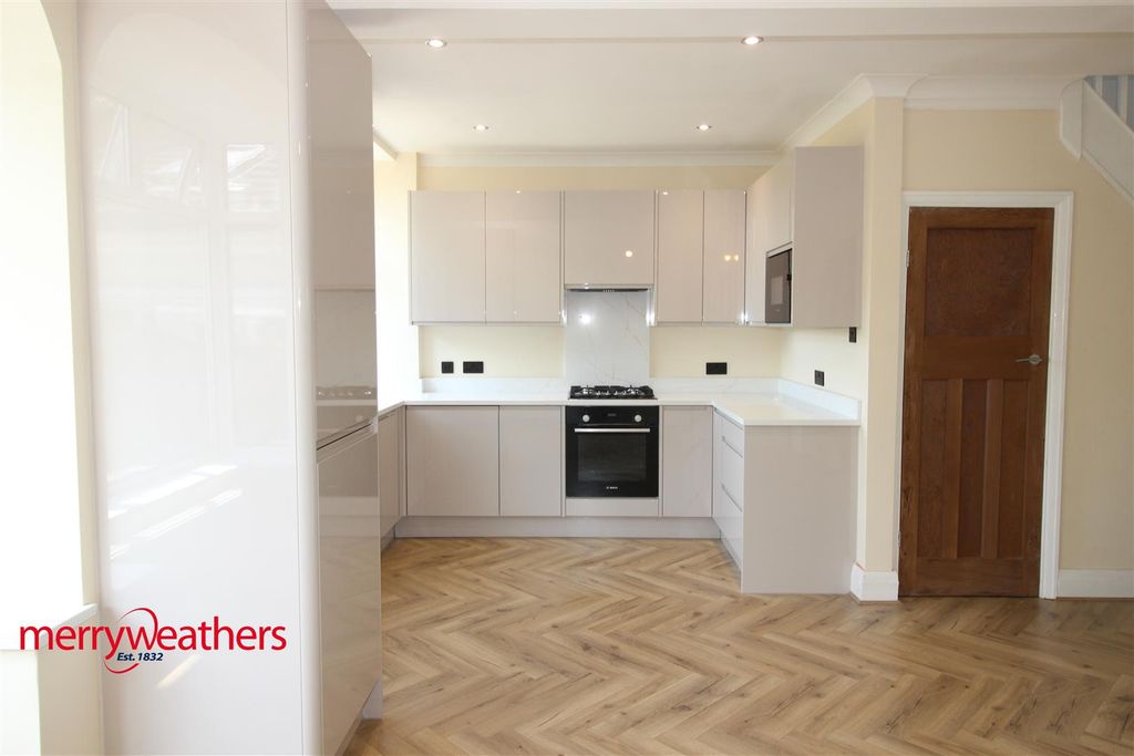 Property photo 2 of 19 Dining/ Kitchen