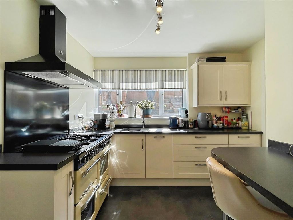 Property photo 1 of 33 Kitchen