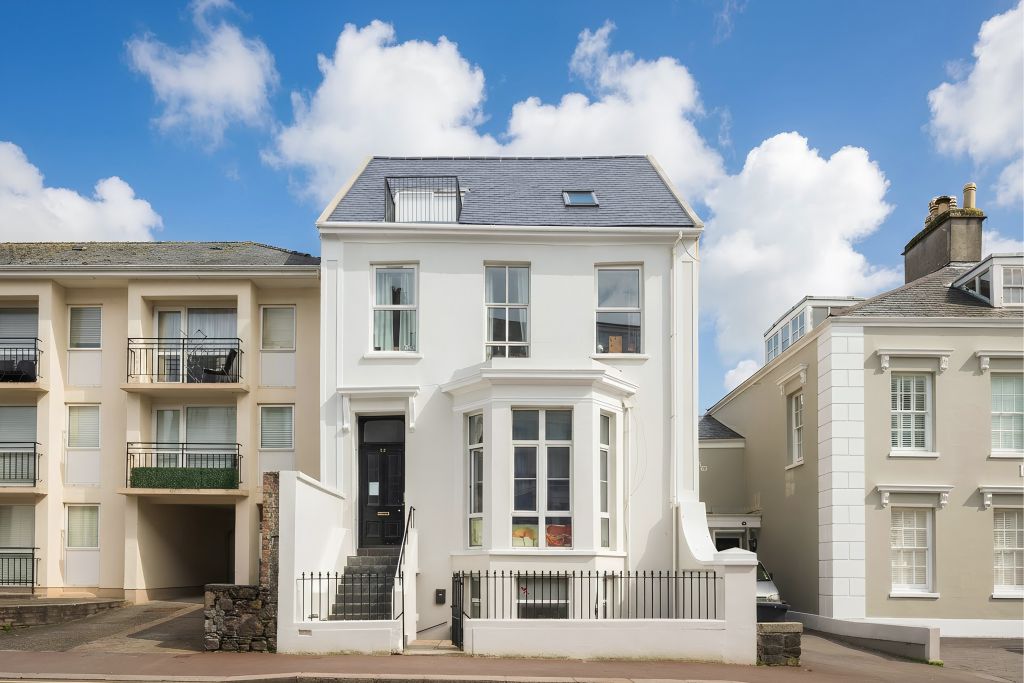 Property photo 1 of 20