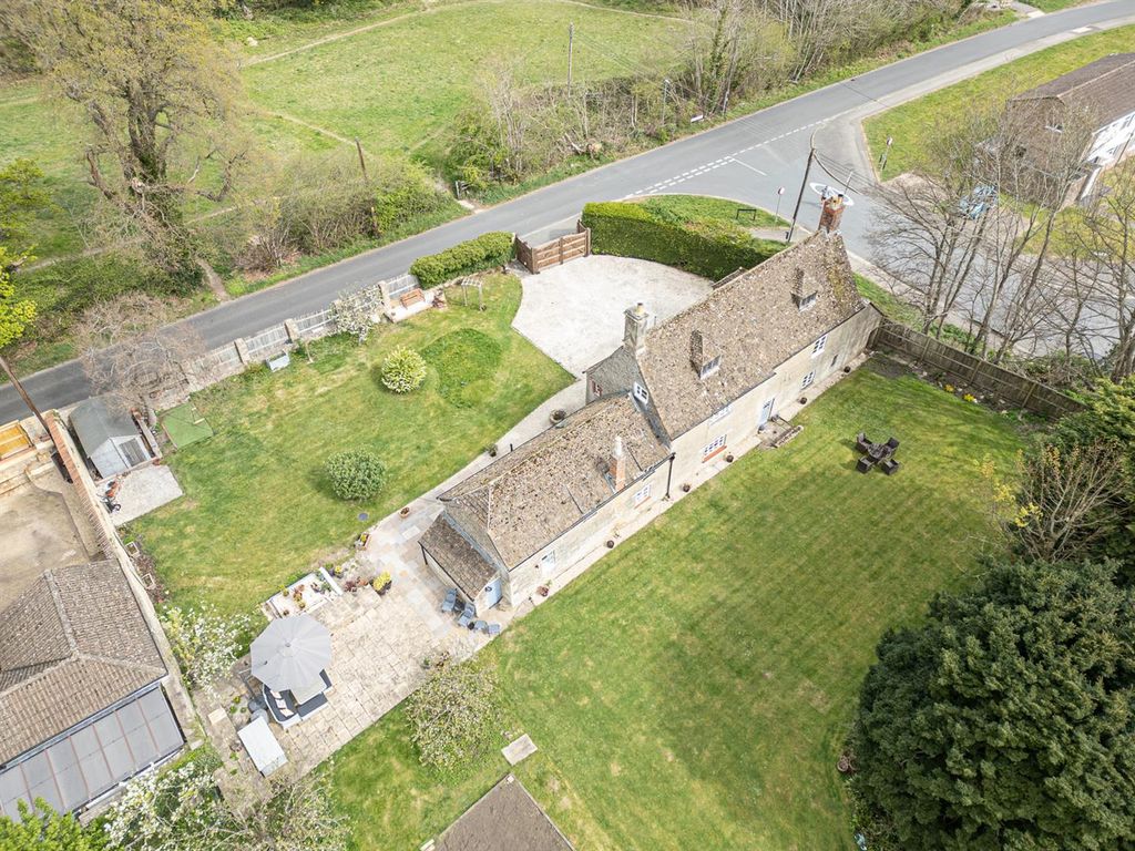 Property photo 3 of 46 Greenway Grange-3.Jpg