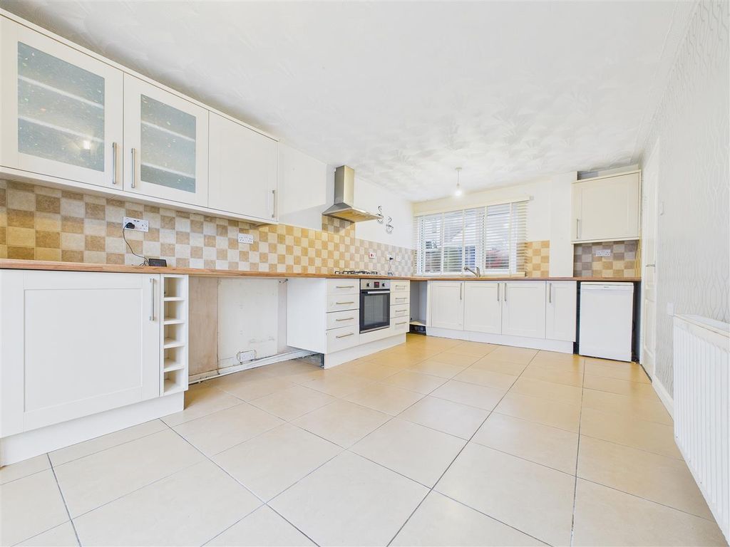 Property photo 2 of 12 Cam01407G0-Pr0067-Still005.Jpg