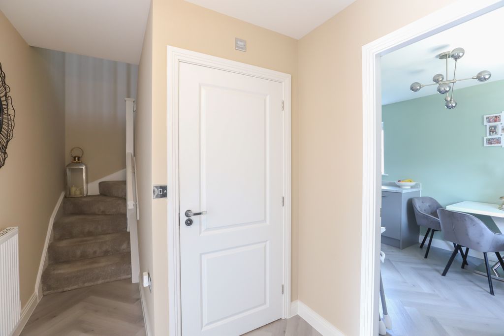 Property photo 2 of 23 Hallway