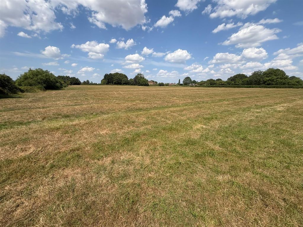 Property photo 1 of 7 2Fffd04B-06c6-47Dd-8Ac3-F9F3021B33E6.Jpg