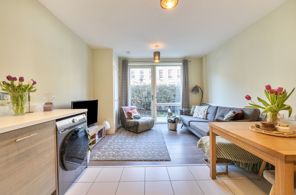 Property photo 3 of 9