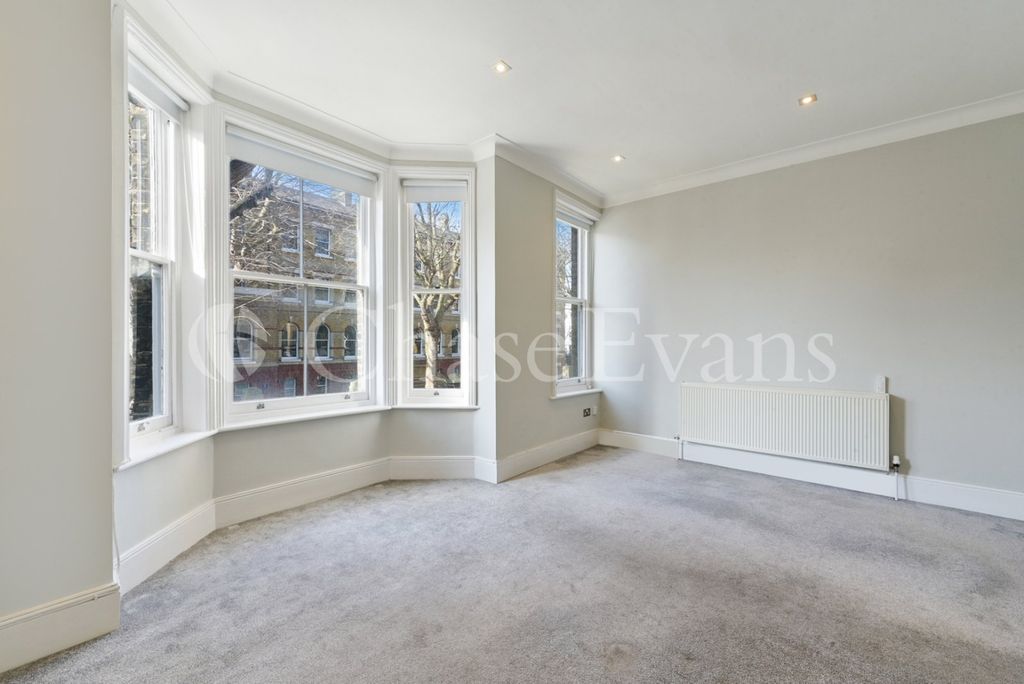 Property photo 3 of 12 Picture No. 10