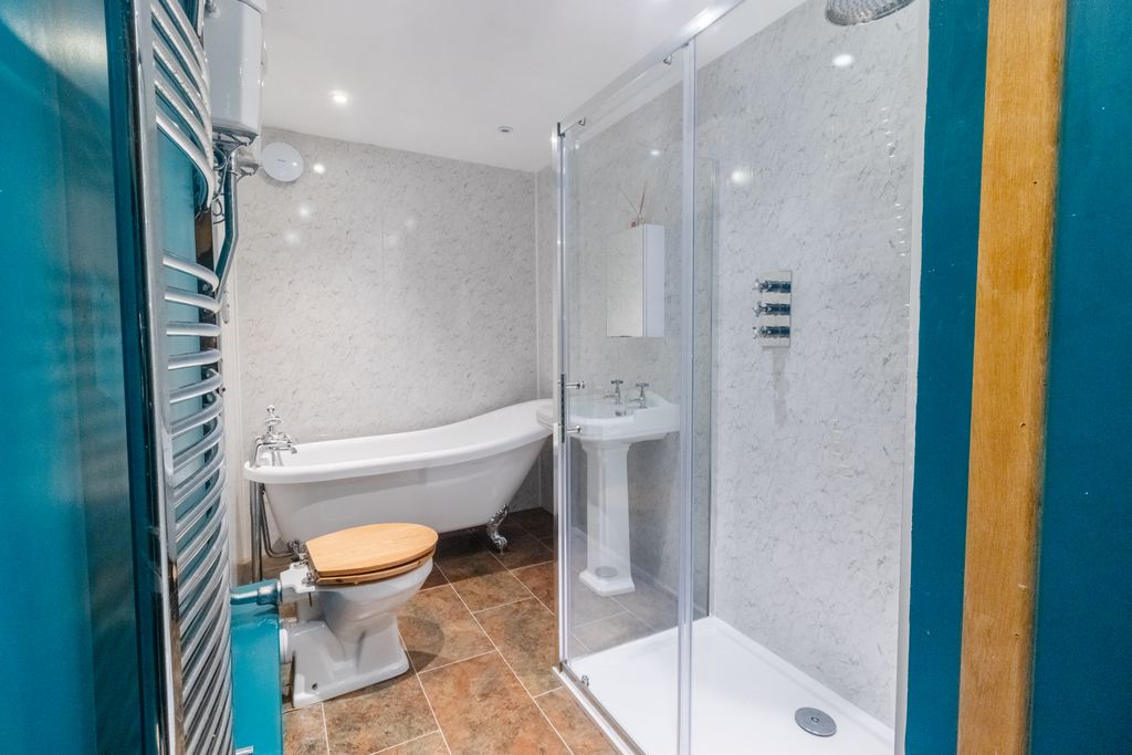 Property photo 3 of 29 Bathroom