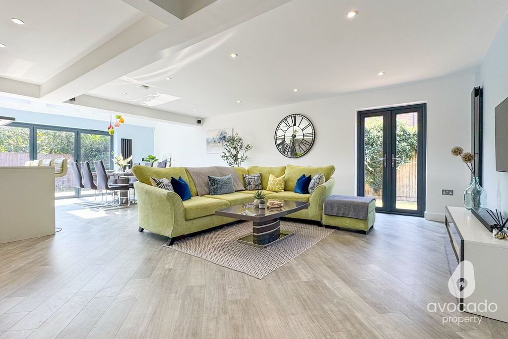 Property photo 2 of 27 4410154