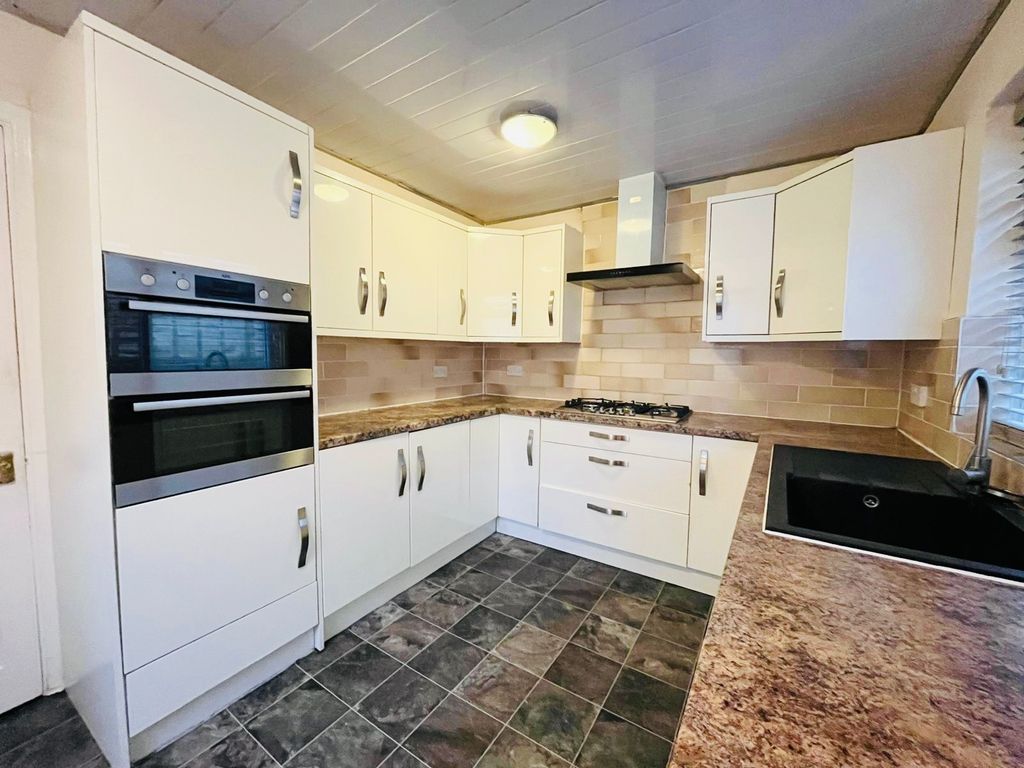 Property photo 3 of 17 Image