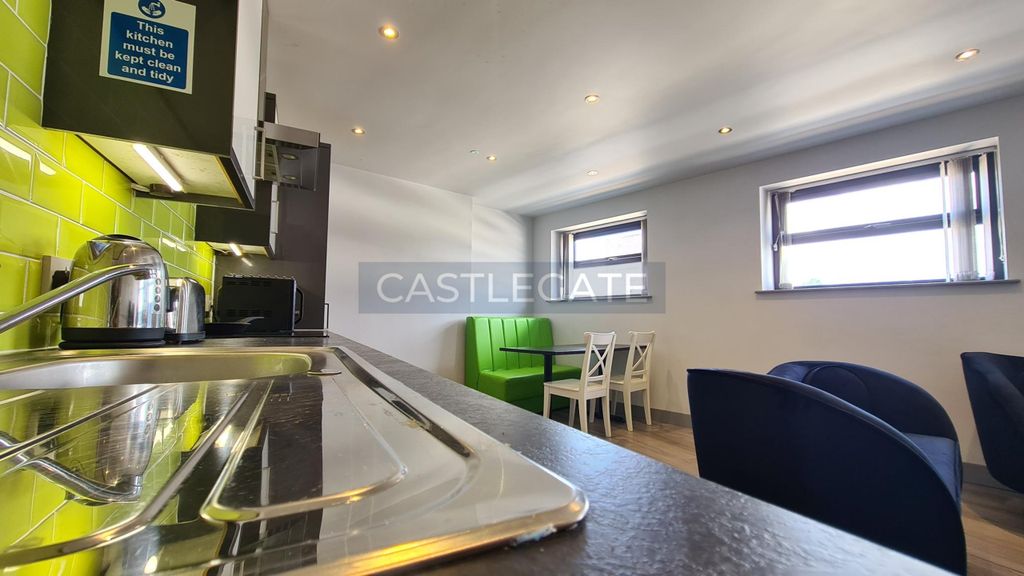 Property photo 2 of 14 Flat 13, Dundas Works, 15-17 Dundas Street, Huddersfield, HD1 2He (7)
