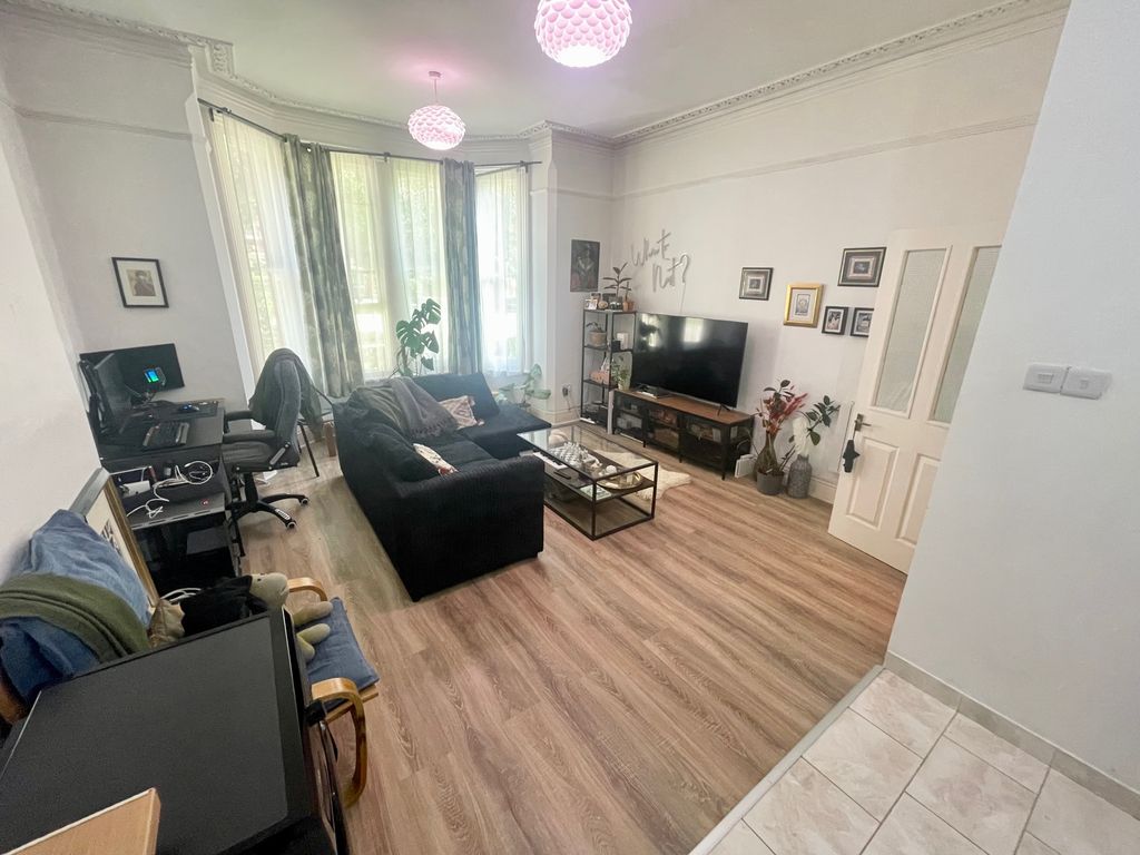 Property photo 2 of 8 Image