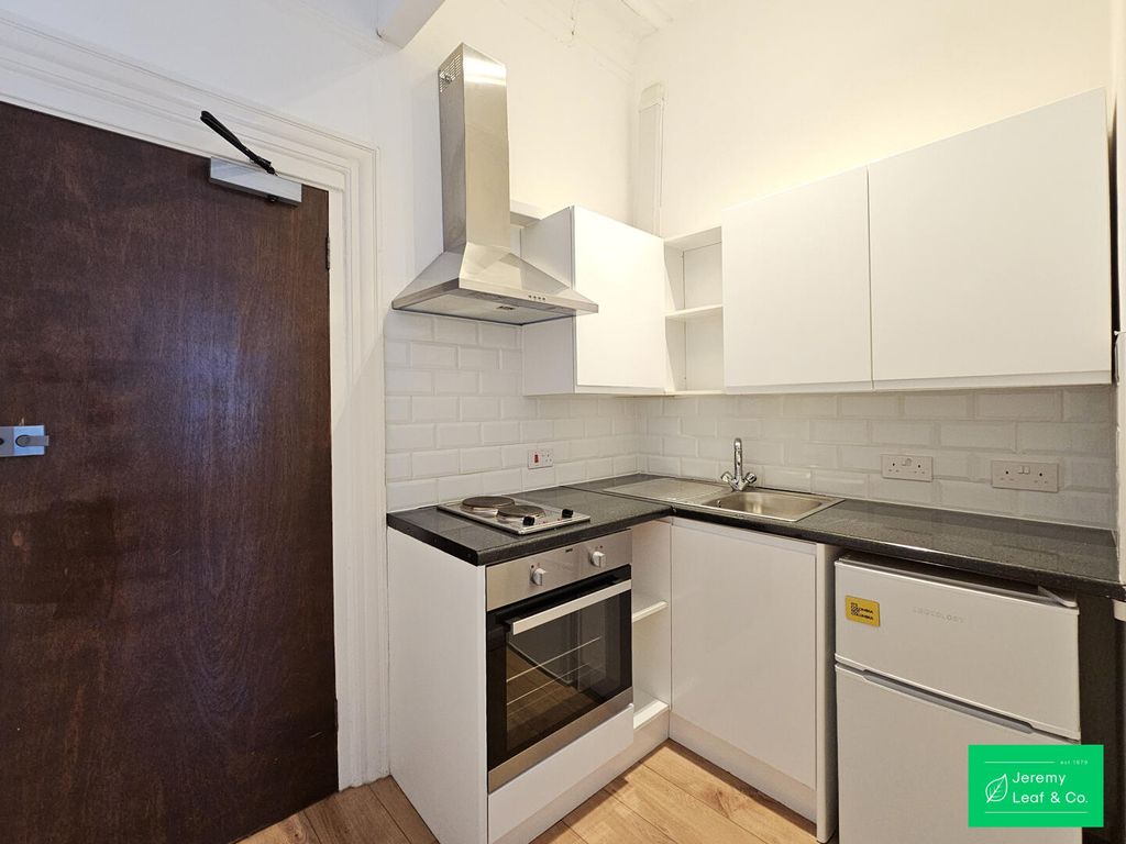 Property photo 3 of 5 Kitchen